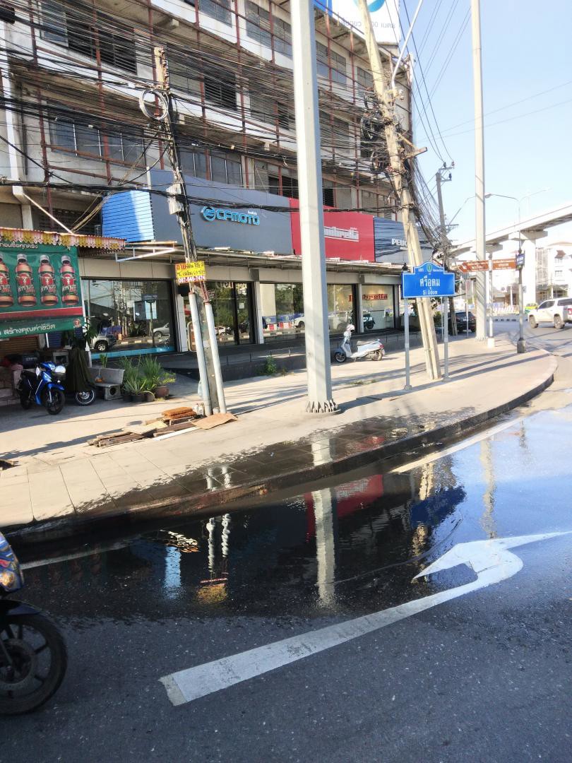 sale-and-rent-shophouse-45-storey-no-car-park-main-road-closed-bts-yellow-line-ขายและให้เช่าตึกแถว