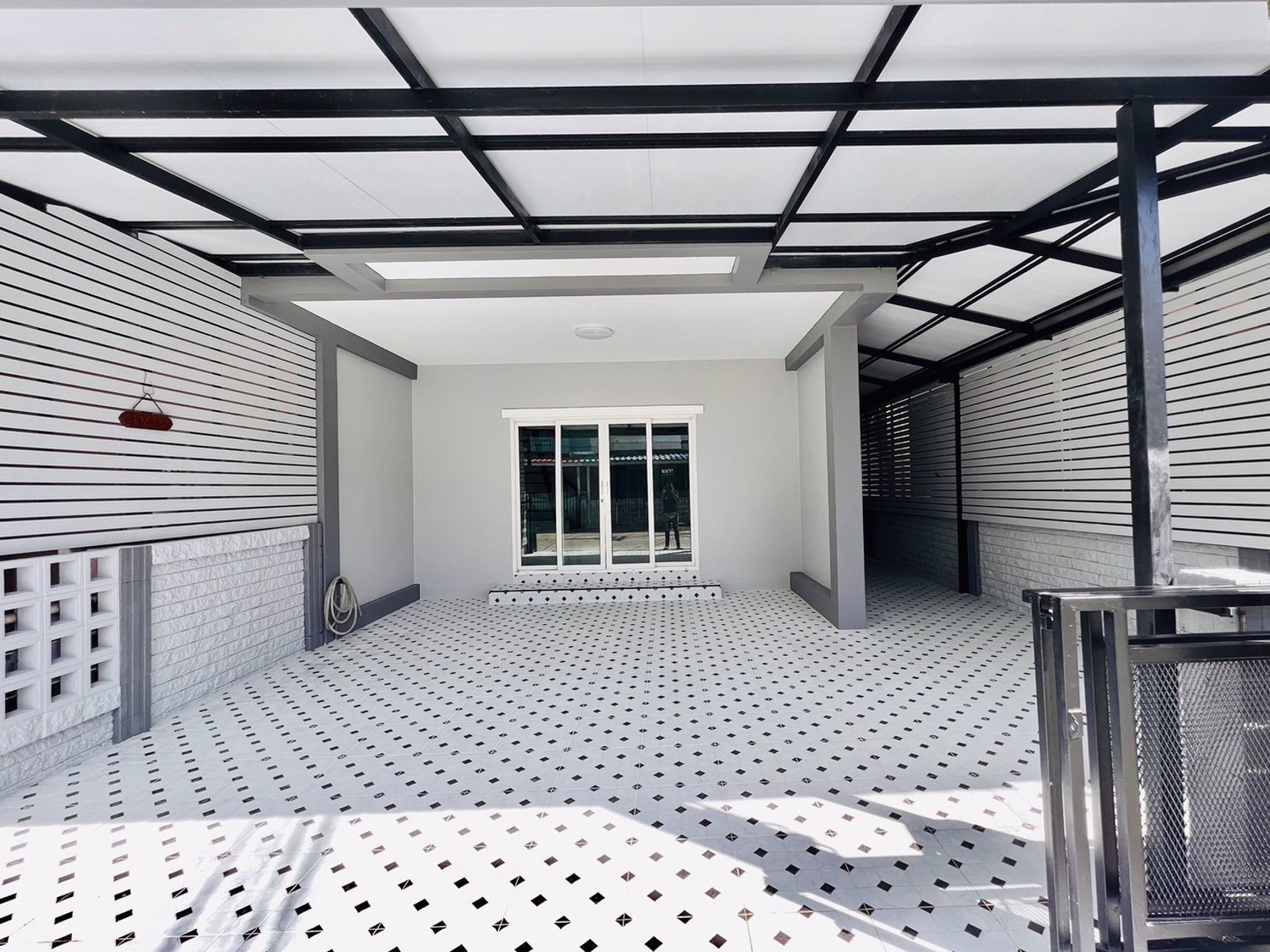 ขายฉัตรหลวง8_หลังริมสามโคก-รีโนเวทพร้อมอยู่