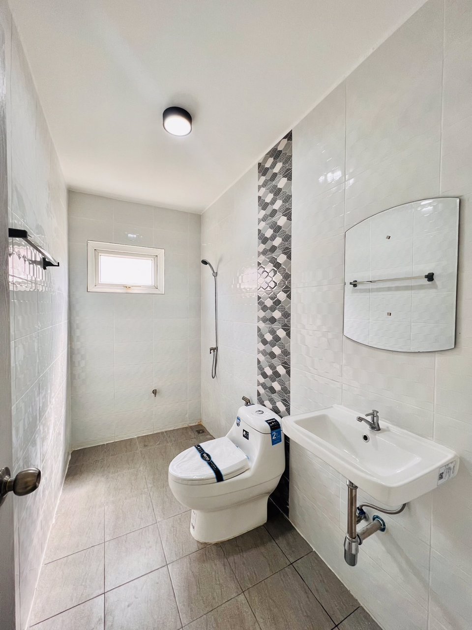 ขายฉัตรหลวง8_หลังริมสามโคก-รีโนเวทพร้อมอยู่