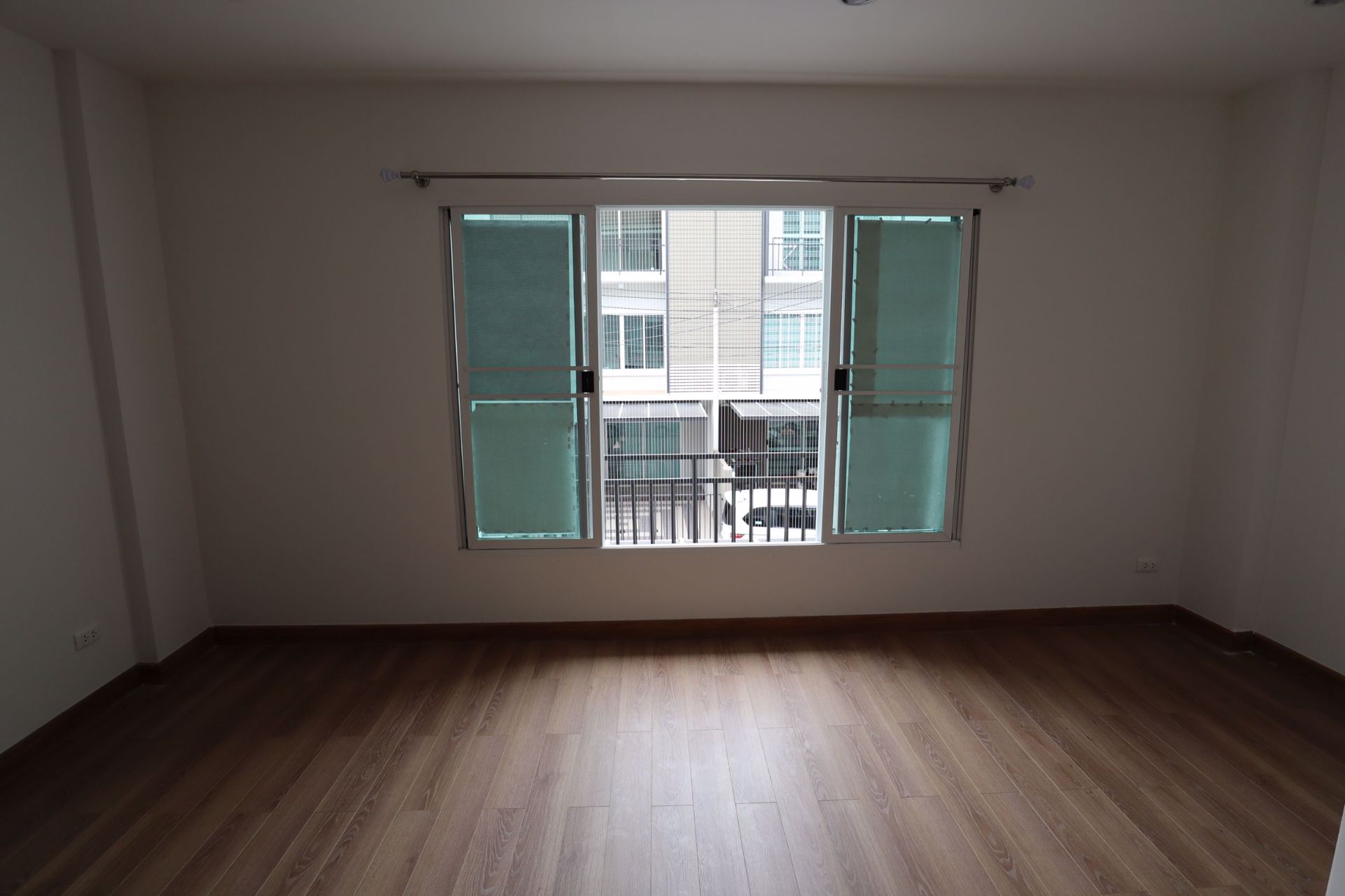 ทาวน์โฮม-รามอินทรา-เช่า-โครงการ-เดอะ-โมเม้นท์-รามอินทรา-45-1