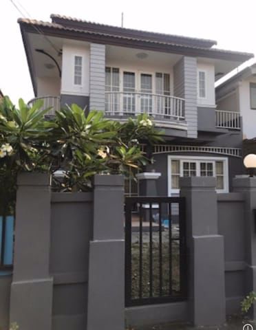 บ้าน-เช่า-ลำลูกกา-คลอง-3-บ้านแฝด-ขนาด-40-ตรว