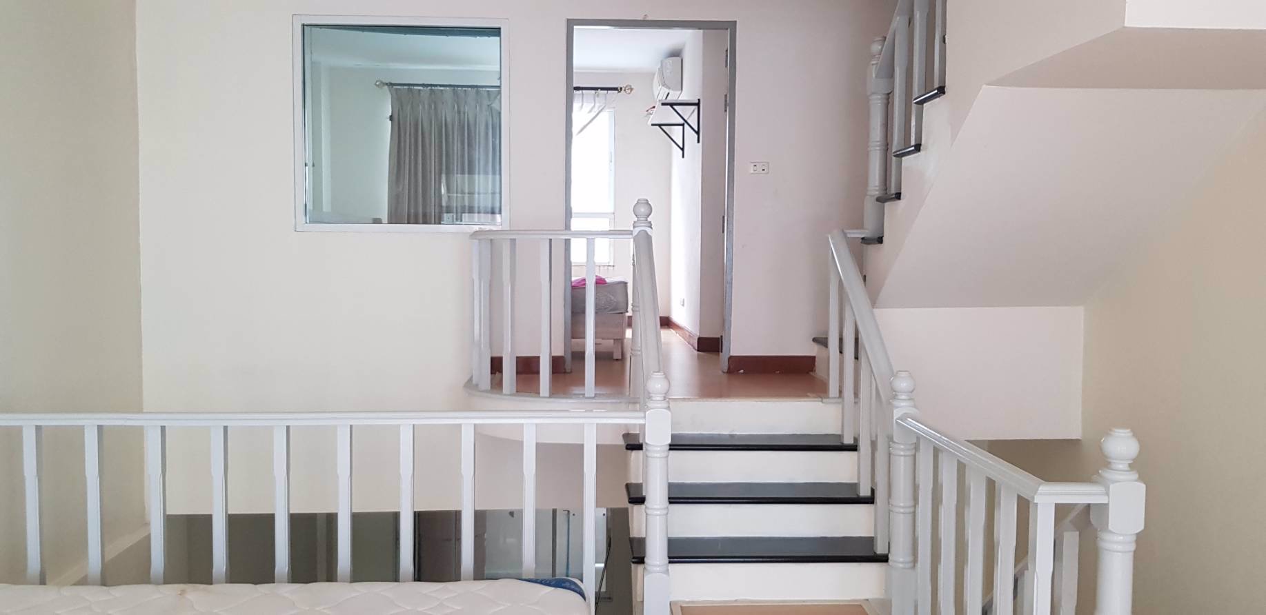 เช่าทาวน์เฮาส์-3-ชั้น-พรีเมี่ยม-เพลส-มัยลาภ