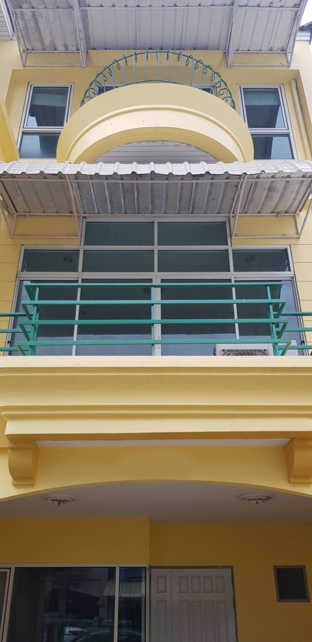 เช่าทาวน์เฮาส์-3-ชั้น-พรีเมี่ยม-เพลส-มัยลาภ