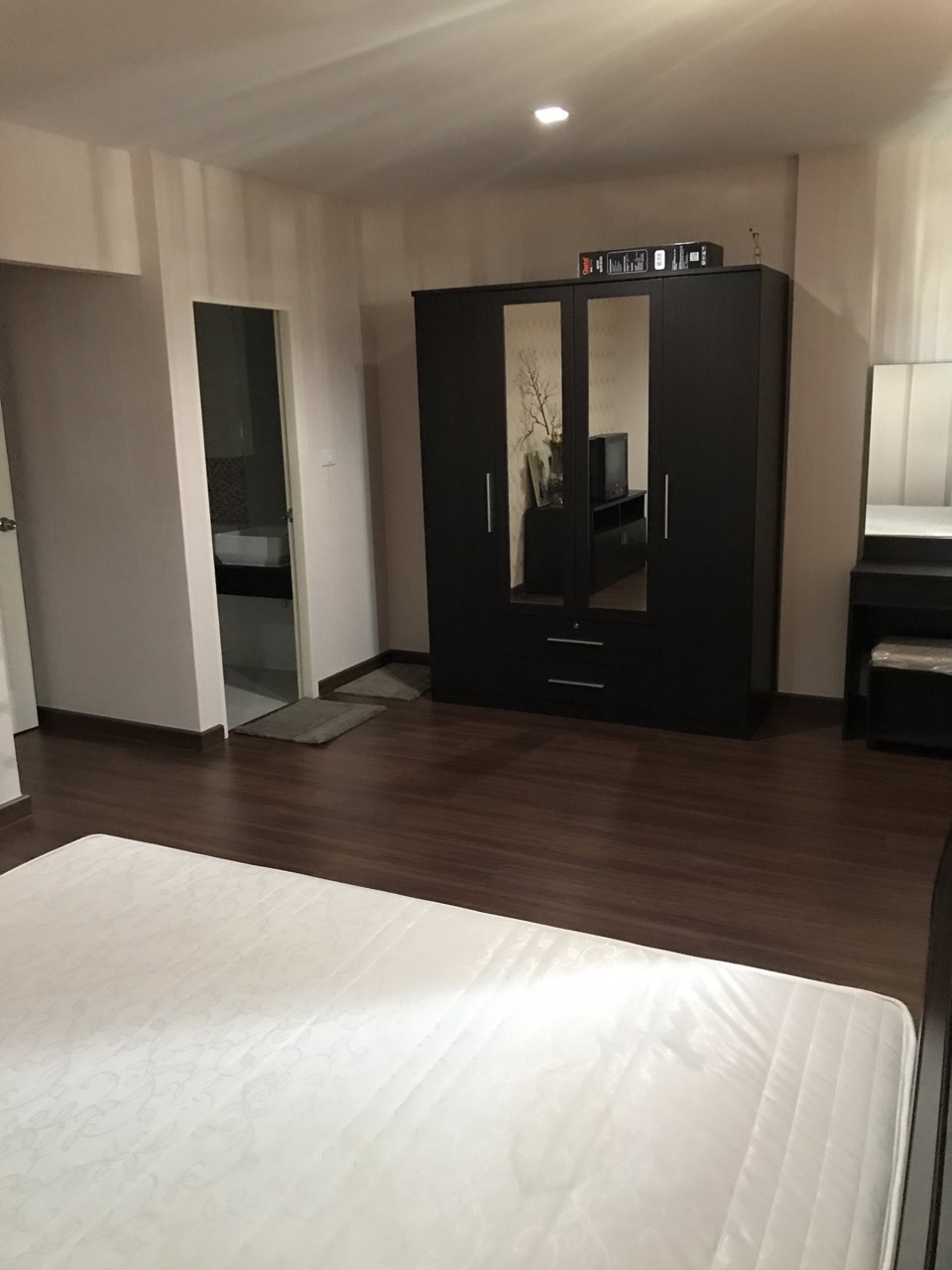 ให้เช่า-และขาย-ทาวโฮม3ชั้น-บ้าน-ลิฟวิ่ง-เรสซิเดนซ์-รังสิต