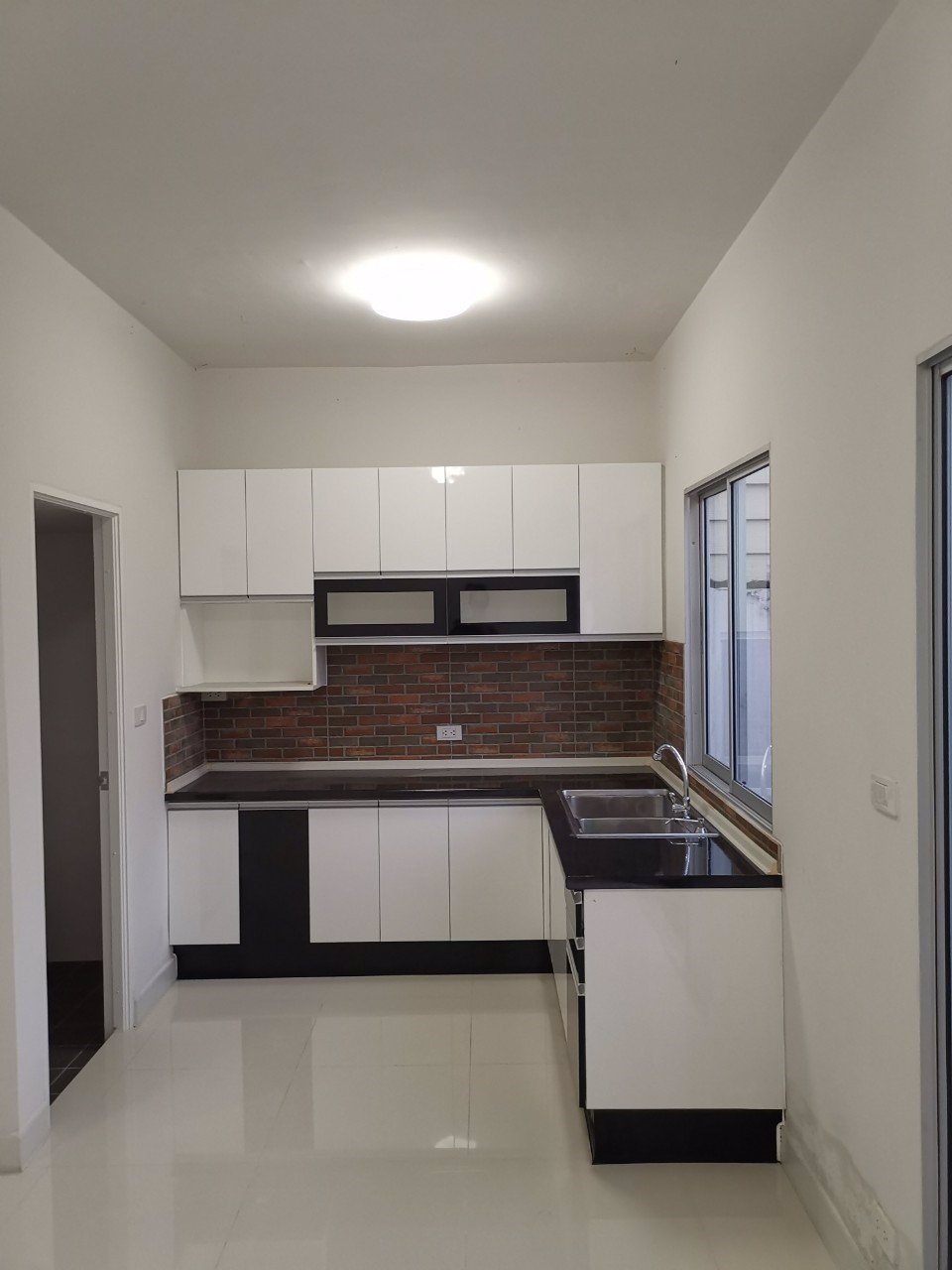 ขายทาวน์โฮมใหม่-2-ชั้น-เดอะคอนเนค-22-รามอินทรา-มีนบุรี-3ห้องนอน-2ห้องน้ำ-จอดรถ-3คัน