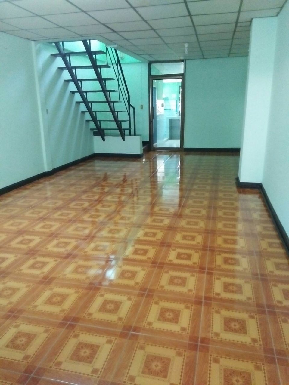 ให้เช่าทาวน์เฮ้าส์-2-ชั้น-หมู่บ้านติดถนนใหญ่-ถนนนวมินทร์-แขวงนวลจันทร์-เขตบึงกุ่ม-กรุงเทพ