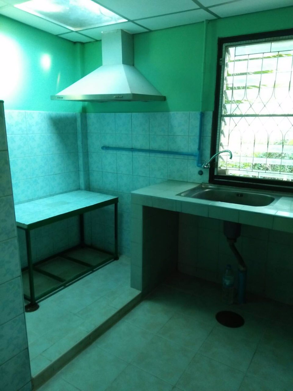 ให้เช่าทาวน์เฮ้าส์-2-ชั้น-หมู่บ้านติดถนนใหญ่-ถนนนวมินทร์-แขวงนวลจันทร์-เขตบึงกุ่ม-กรุงเทพ