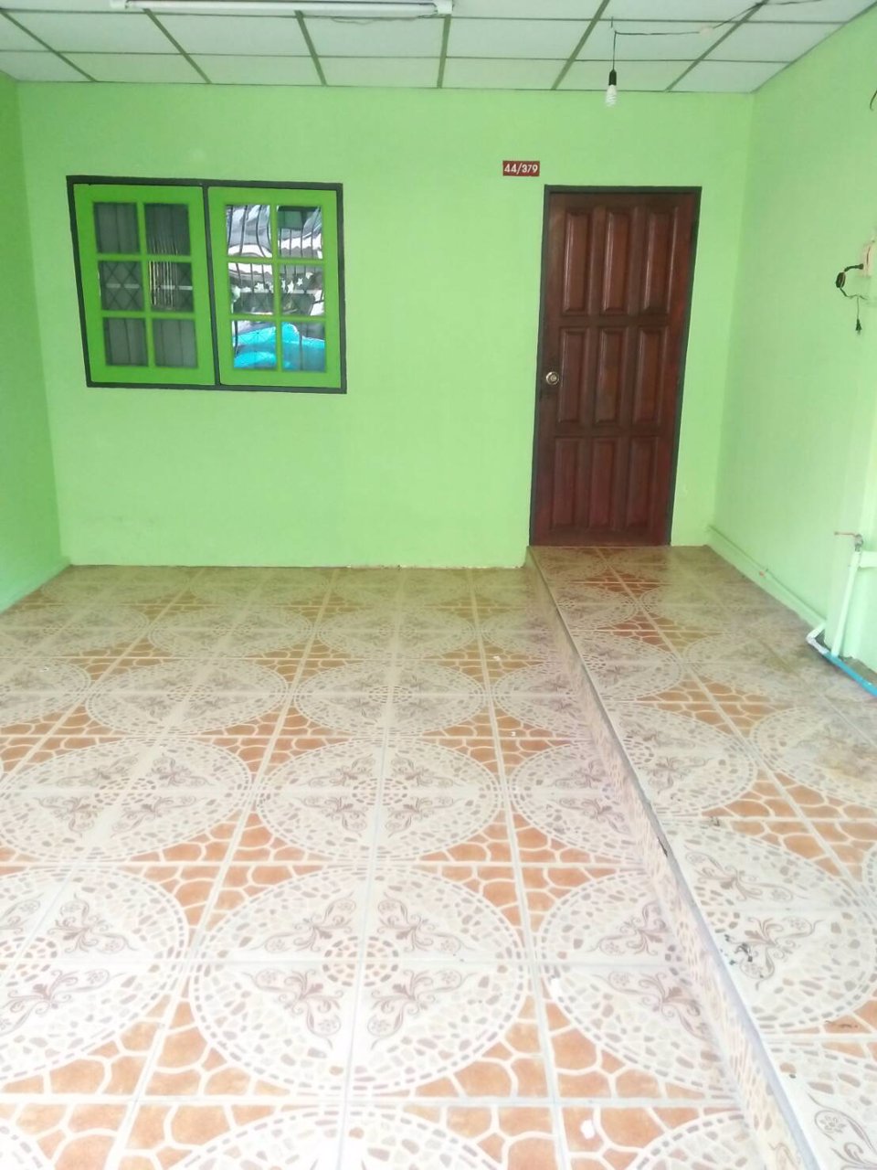 ให้เช่าทาวน์เฮ้าส์-2-ชั้น-หมู่บ้านติดถนนใหญ่-ถนนนวมินทร์-แขวงนวลจันทร์-เขตบึงกุ่ม-กรุงเทพ