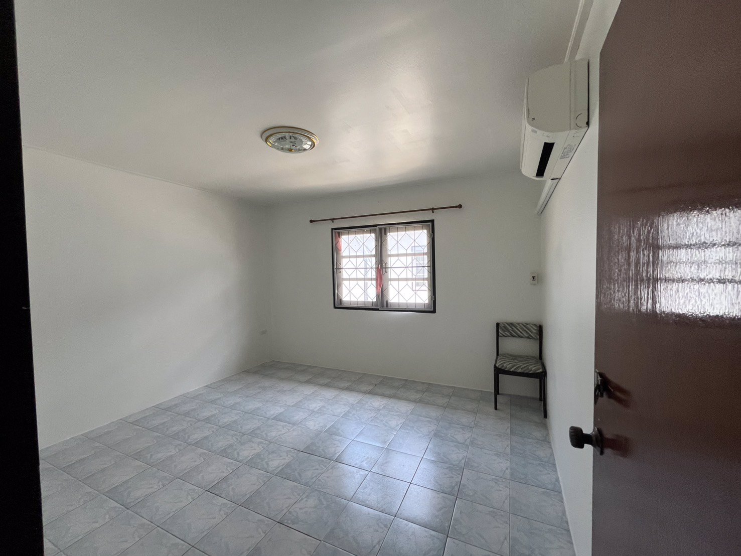 ขายทาวน์เฮ้าส์-2-ชั้น-20-ตารางวา-โครงการทิวเขางาม-ตบ้านใหญ่-ใกล้ตลาด-ใกล้เมืองนครนายก