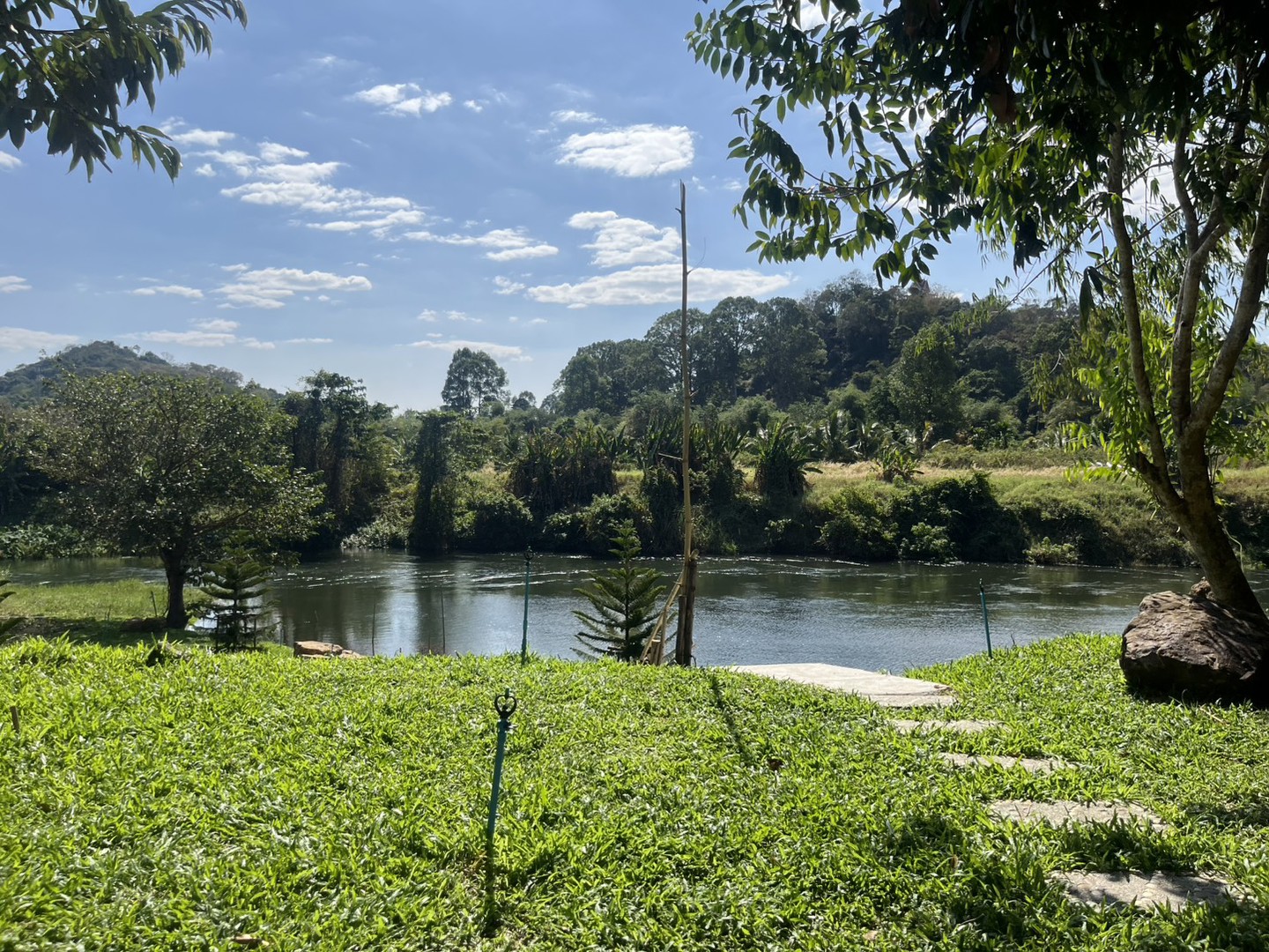 ขายที่ดินติดแม่น้ำนครนายก-มีโฉนด-เห็นวิวเขา-เหมาะทำพูลวิลล่า