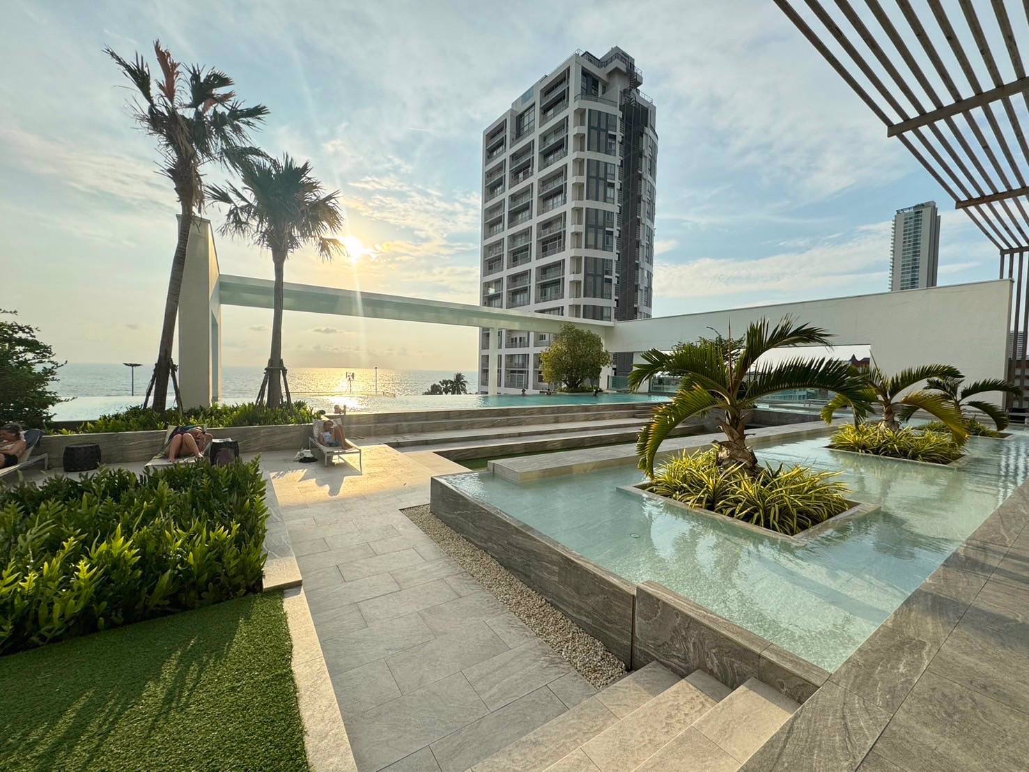 ขายขาดทุนคอนโด-aeras-pattaya-พัทยาติดหาดจอมเทียน