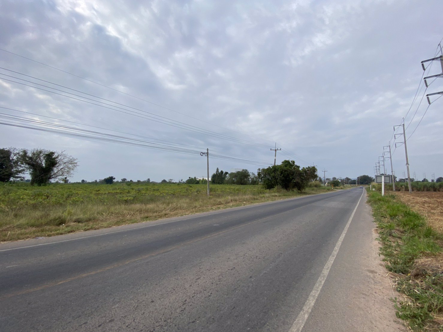 ขายที่ดิน-47ไร่-82-ตารางวา-วัดจริงเกือบ-50ไร่-ติดถนนลาดยาง157เมตร-ไฟฟ้าสามเฟสผ่าน-การคมนาคมสะดวก