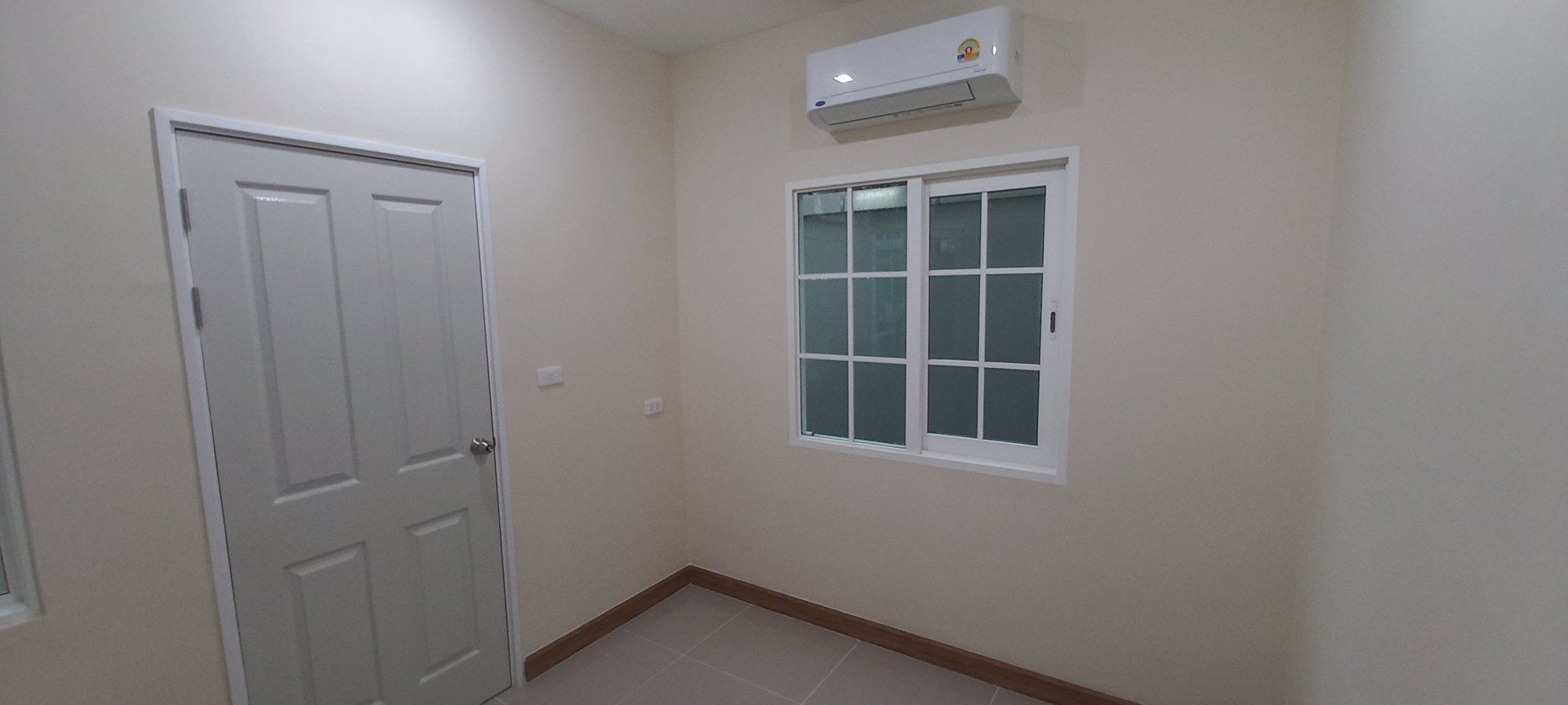 ให้เช่าทาวน์โฮมใหม่มือหนึ่งหลังมุม-โกลเด้น-ทาวน์-วิภาวดี-รังสิต