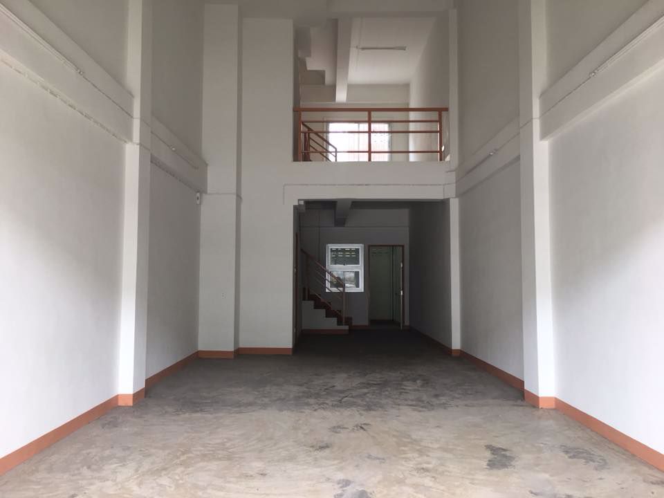 ขายอาคารพาณิชย์-4-คูหาติดกัน-ขนาด-205-ตรว-3-ชั้นครึ่ง-ทำเลดีมาก-โครงการไอยรา-2-อคลองหลวง-จปทุมธา