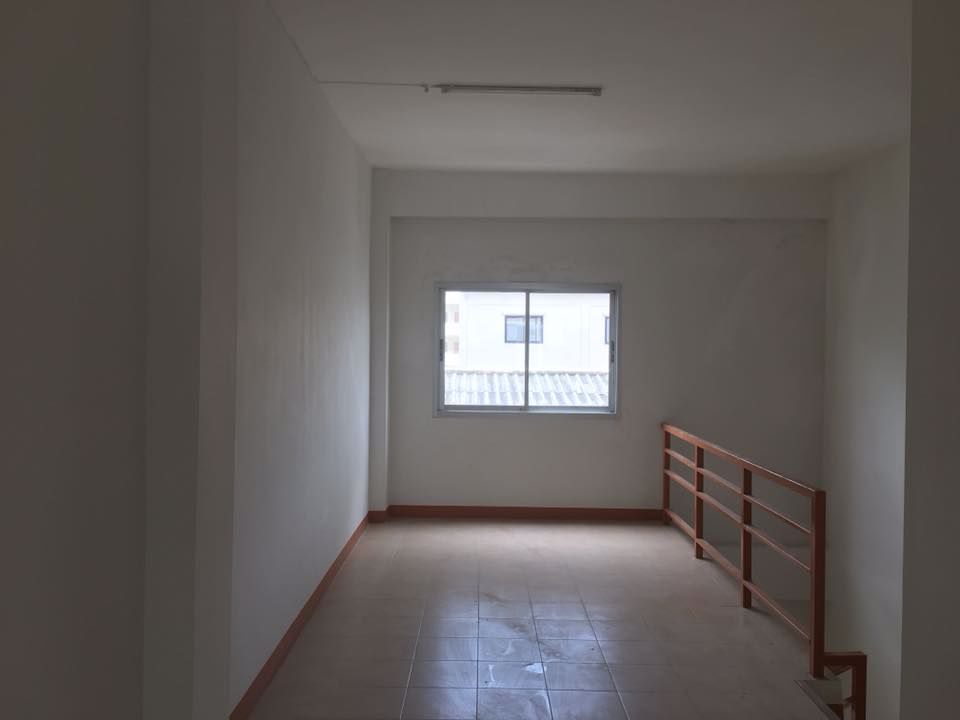 ขายอาคารพาณิชย์-4-คูหาติดกัน-ขนาด-205-ตรว-3-ชั้นครึ่ง-ทำเลดีมาก-โครงการไอยรา-2-อคลองหลวง-จปทุมธา