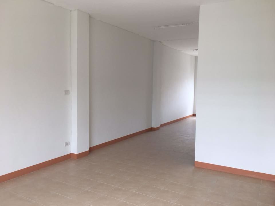 ขายอาคารพาณิชย์-4-คูหาติดกัน-ขนาด-205-ตรว-3-ชั้นครึ่ง-ทำเลดีมาก-โครงการไอยรา-2-อคลองหลวง-จปทุมธา