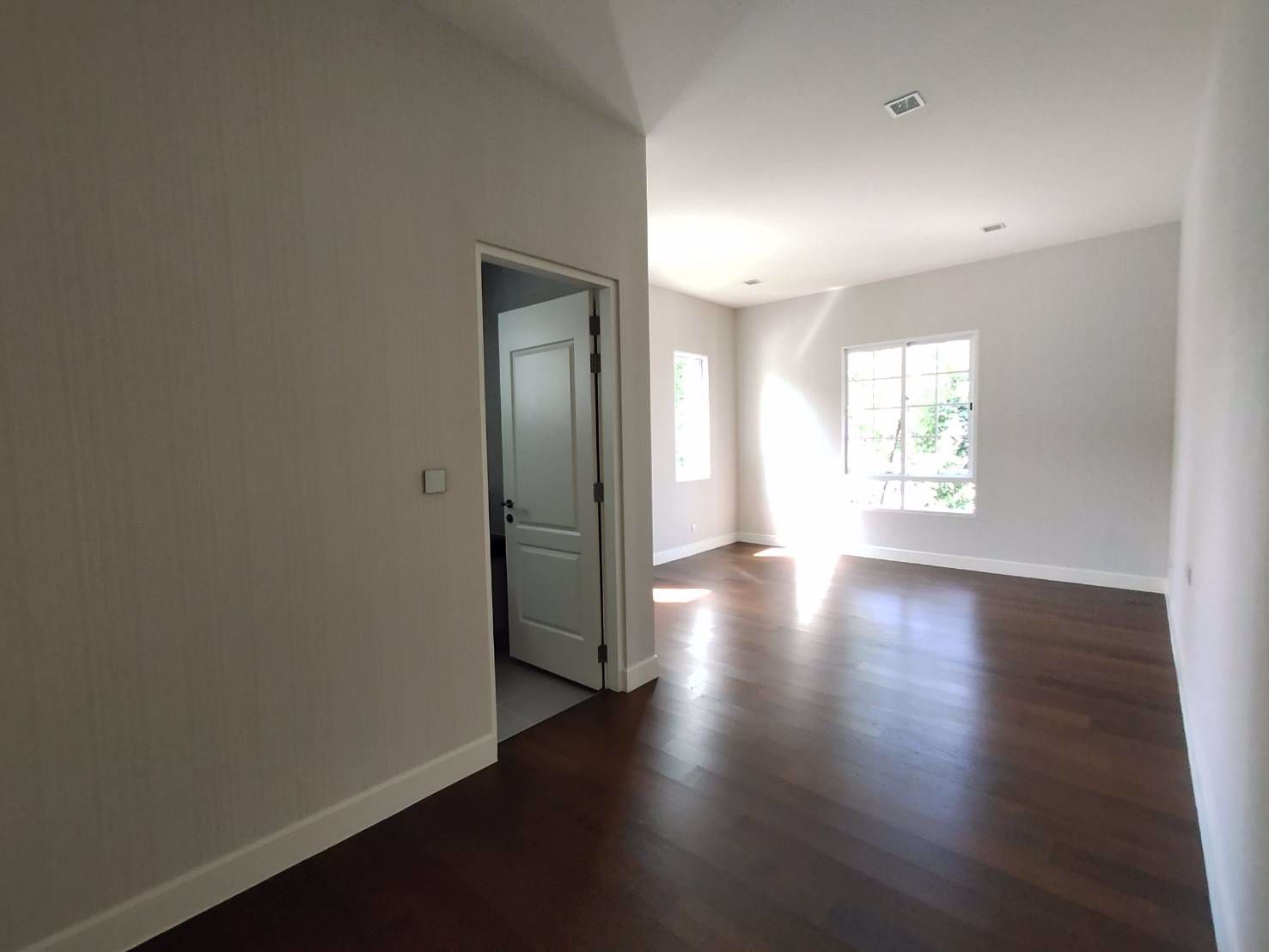 ขายบ้านเดี่ยวหรู-นาราสิริ-บางนา-4-ห้องนอน-5ห้องน้ำ-19090-ตารางวา-พื้นที่ใช้สอย-469-ตารางเมตร-ถนนบาง