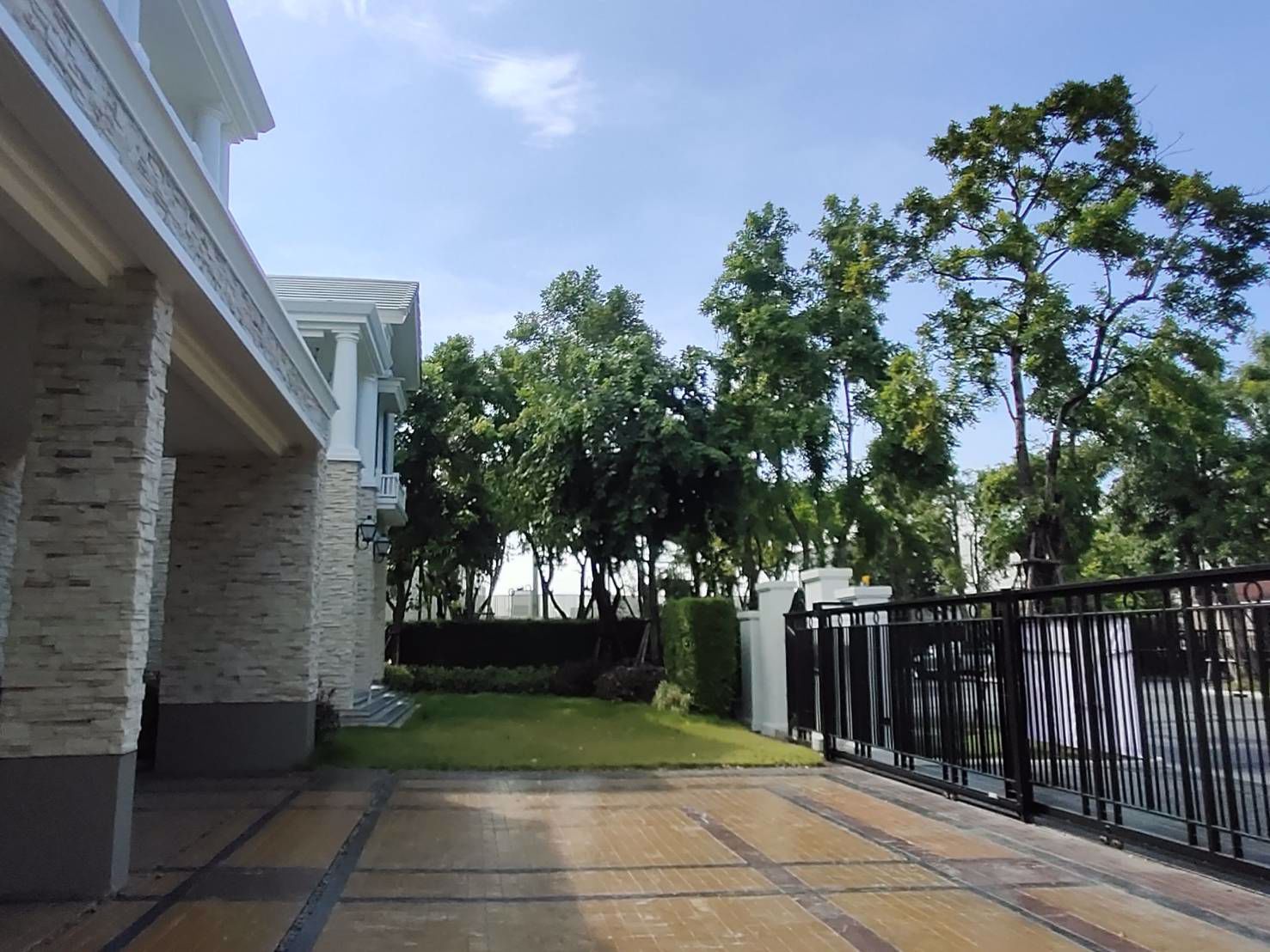 ขายบ้านเดี่ยวหรู-นาราสิริ-บางนา-4-ห้องนอน-5ห้องน้ำ-19090-ตารางวา-พื้นที่ใช้สอย-469-ตารางเมตร-ถนนบาง