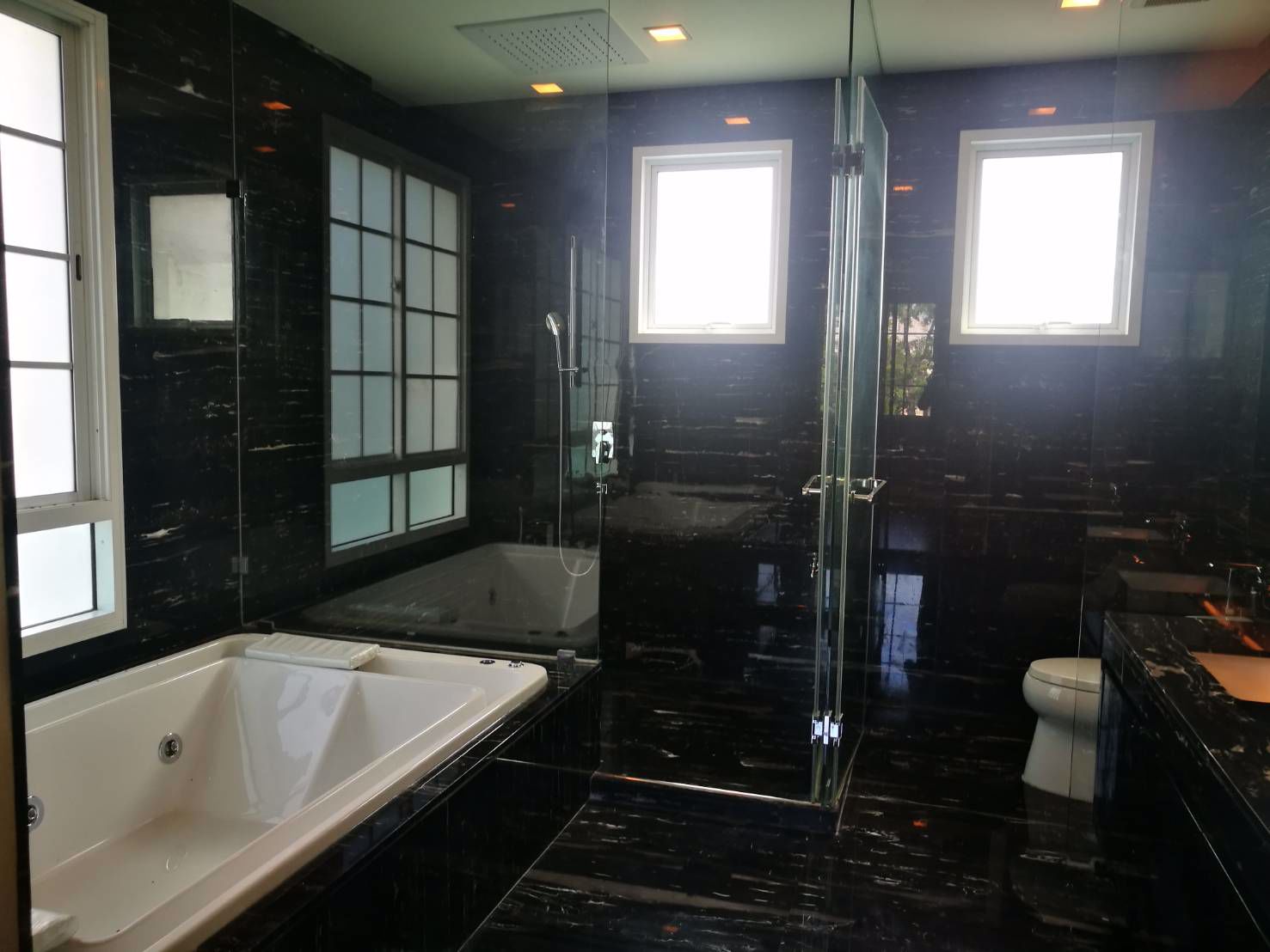 ขายบ้านเดี่ยวหรู-นาราสิริ-บางนา-4-ห้องนอน-5ห้องน้ำ-19090-ตารางวา-พื้นที่ใช้สอย-469-ตารางเมตร-ถนนบาง