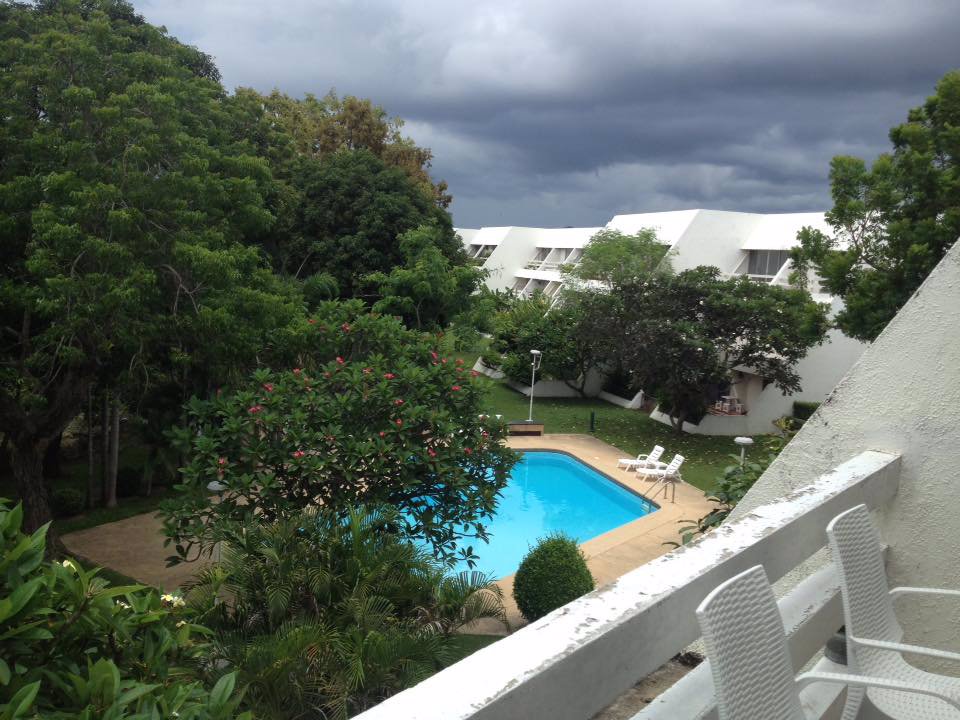 ขายคอนโดพร้อมอยู่-บางเสร่คอนโดมิเนียม-ติดทะเลหาดส่วนตัว-ดีสุดๆ-2-นอน-2-น้ำ-150ตรม-ตกแต่งดีไซน์-สวย