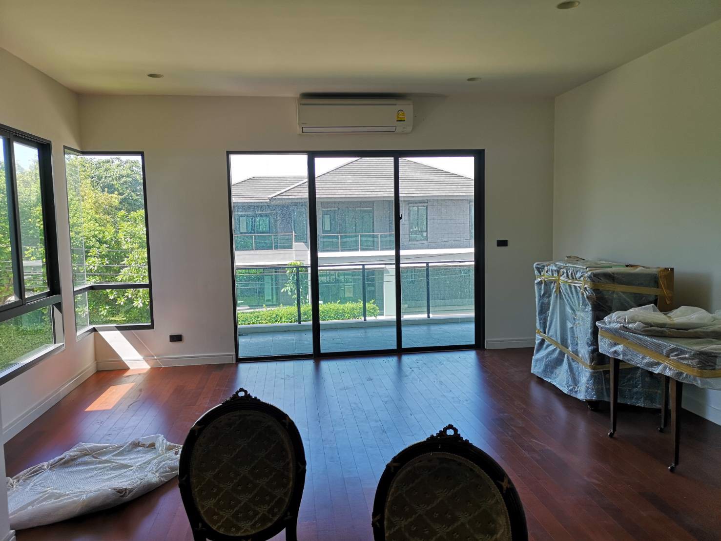 ขายเศรษฐสิริ-เศรษฐสิริ-ปิ่นเกล้า-กาญจนาภิเษก-พื้นที่ใช้สอย-278-ตรม-บนเนื้อที่-113-ตรว-4-ห้องนอน-4ห