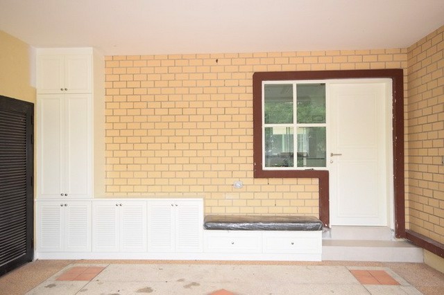 ขายบ้าน-หมู่บ้านลัดดารมย์-เอกมัย-รามอินทรา-เนื้อที่-78-ตารางวา-มี-4-ห้องนอน-4-ห้องน้ำ-1-ห้องรับแขก-1