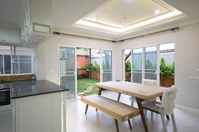 ขายบ้าน-หมู่บ้านลัดดารมย์-เอกมัย-รามอินทรา-เนื้อที่-78-ตารางวา-มี-4-ห้องนอน-4-ห้องน้ำ-1-ห้องรับแขก-1