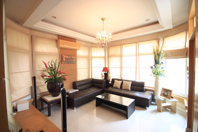 ขายบ้านเดี่ยว-2-ชั้น-หมู่บ้าน-บางกอก-บลูเลอวาร์ด-รัชดา-รามอินทรา-พื้นที่-83-ตรวพื้นที่ใช้สอย-280-ต