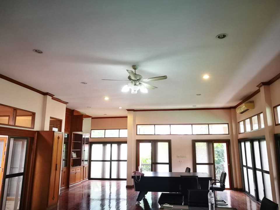 ขายบ้านเดี่ยว-หมู่บ้านปัญญาอินทรา-พี-6-เนื้อที่-200-ตารางวา-พื้นที่ใช้สอย-523-ตารางเมตร-2-ห้องนอน-2