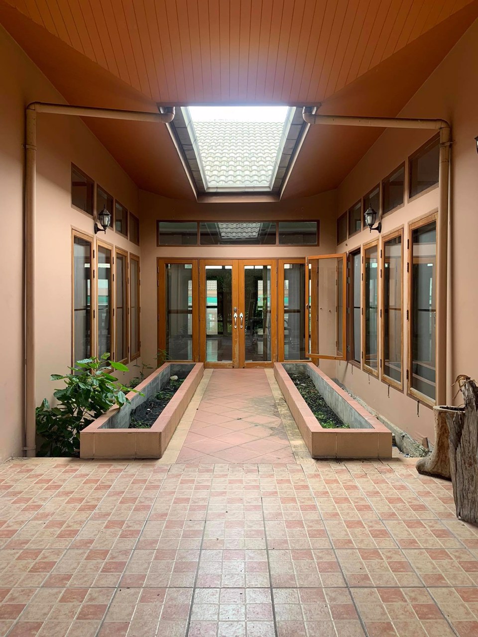 ขายบ้านเดี่ยว-หมู่บ้านปัญญาอินทรา-พี-6-เนื้อที่-200-ตารางวา-พื้นที่ใช้สอย-523-ตารางเมตร-2-ห้องนอน-2