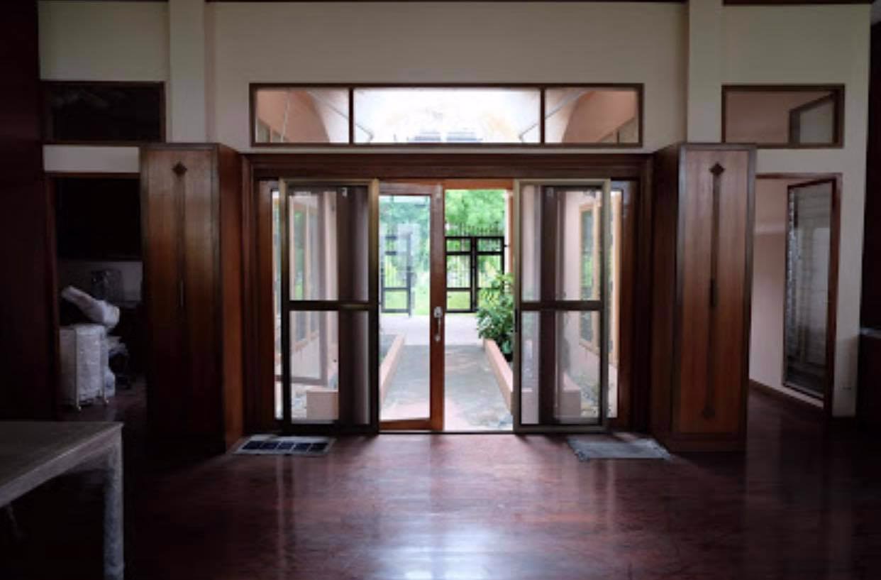 ขายบ้านเดี่ยว-หมู่บ้านปัญญาอินทรา-พี-6-เนื้อที่-200-ตารางวา-พื้นที่ใช้สอย-523-ตารางเมตร-2-ห้องนอน-2