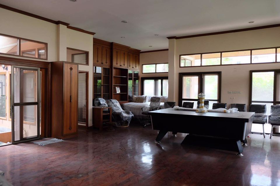 ขายบ้านเดี่ยว-หมู่บ้านปัญญาอินทรา-พี-6-เนื้อที่-200-ตารางวา-พื้นที่ใช้สอย-523-ตารางเมตร-2-ห้องนอน-2