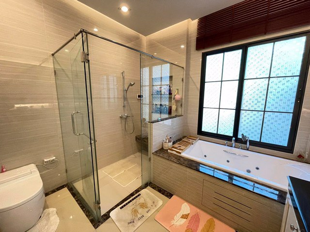 ขายบ้านเดอะแกรนด์-ปิ่นเกล้า-พื้นที่-1345-ตารางวา-พื้นที่ใช้สอย-345-ตารางเมตร-4-ห้องนอน-6-ห้องน้ำ