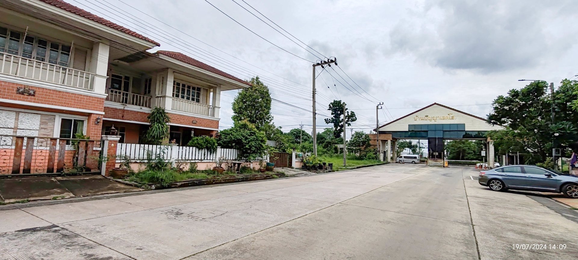 ขายบ้านเดี่ยว97ตรวด้านหน้าโครงการ-ห่าง-รปภ24เมตร-เท่านั้น-มีทะเลสาบใหญ่มาก