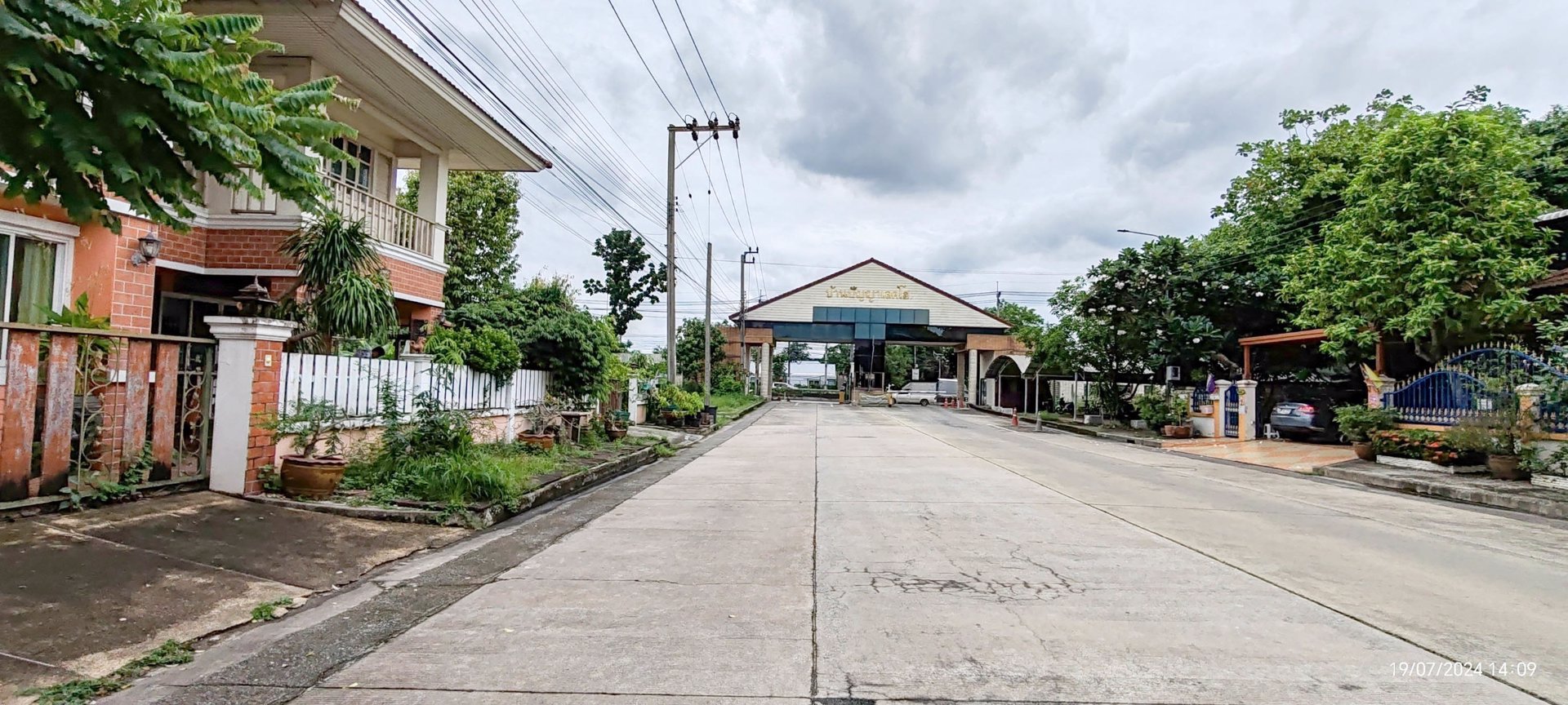 ขายบ้านเดี่ยว97ตรวด้านหน้าโครงการ-ห่าง-รปภ24เมตร-เท่านั้น-มีทะเลสาบใหญ่มาก