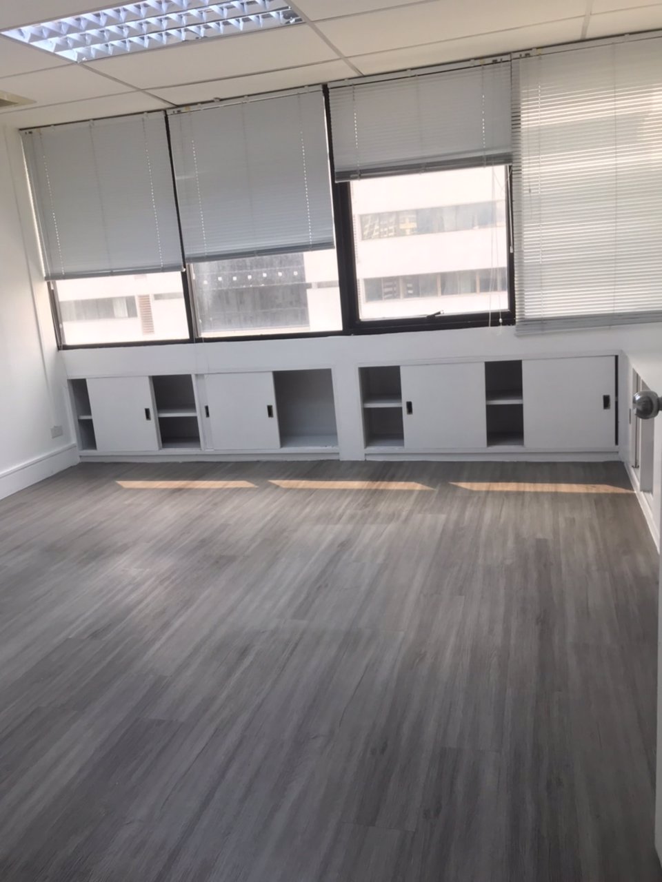 อาคารสำนักงานให้เช่าอมรพันธุ์-1-ซอยรัชดาภิเษก-7-ชั้น-7-