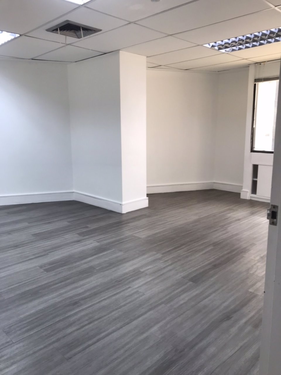 อาคารสำนักงานให้เช่าอมรพันธุ์-1-ซอยรัชดาภิเษก-7-ชั้น-7-