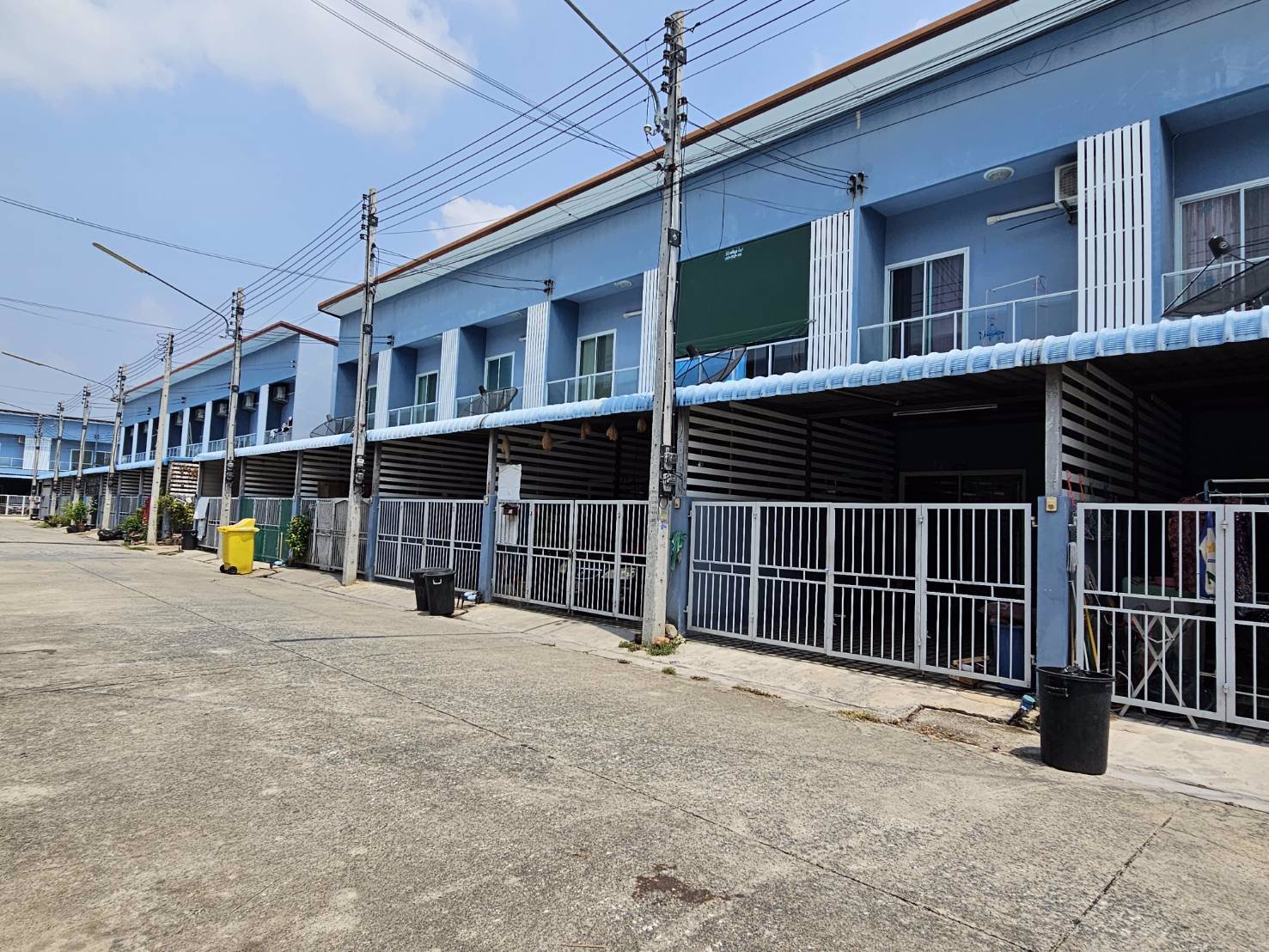 ขายทาวเฮ้าส์-2-ชั้น-หมู่บ้านฉัตรไพลิน-ลาดหลุมแก้ว-ปทุมธานี