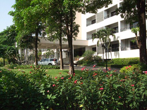 บ้านวัลย์ผกา-อพาร์ทเม้นท์ให้เช่า-ห้องกว้าง-อาคารโปร่ง-สวนสงบ