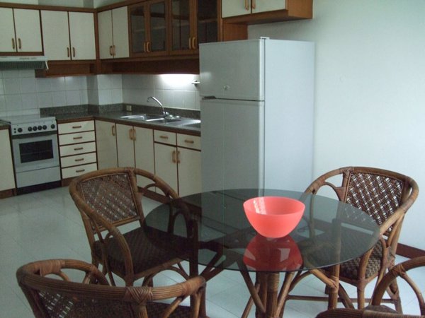 บ้านวัลย์ผกา-อพาร์ทเม้นท์ให้เช่า-ห้องกว้าง-อาคารโปร่ง-สวนสงบ