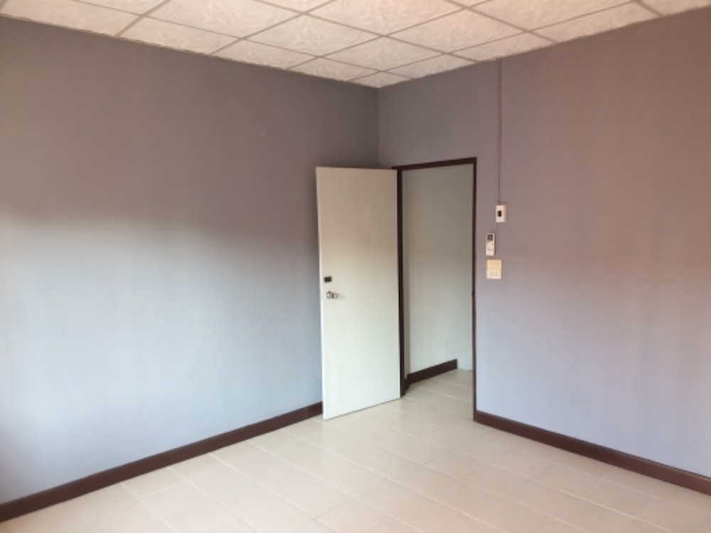 ขายด่วนๆๆๆขายบ้านเบญจทรัพย์คลอง6-ติดถนนใหญ่-เพียง115ล้านบาทเท่านั้น