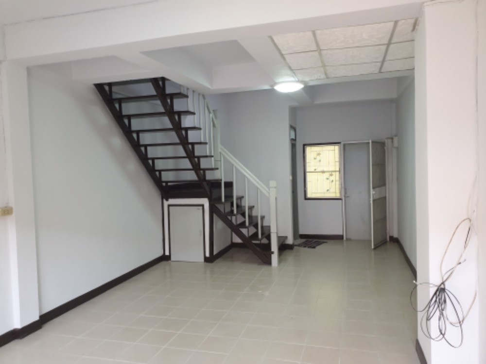 ขายด่วนๆๆๆขายบ้านเบญจทรัพย์คลอง6-ติดถนนใหญ่-เพียง115ล้านบาทเท่านั้น