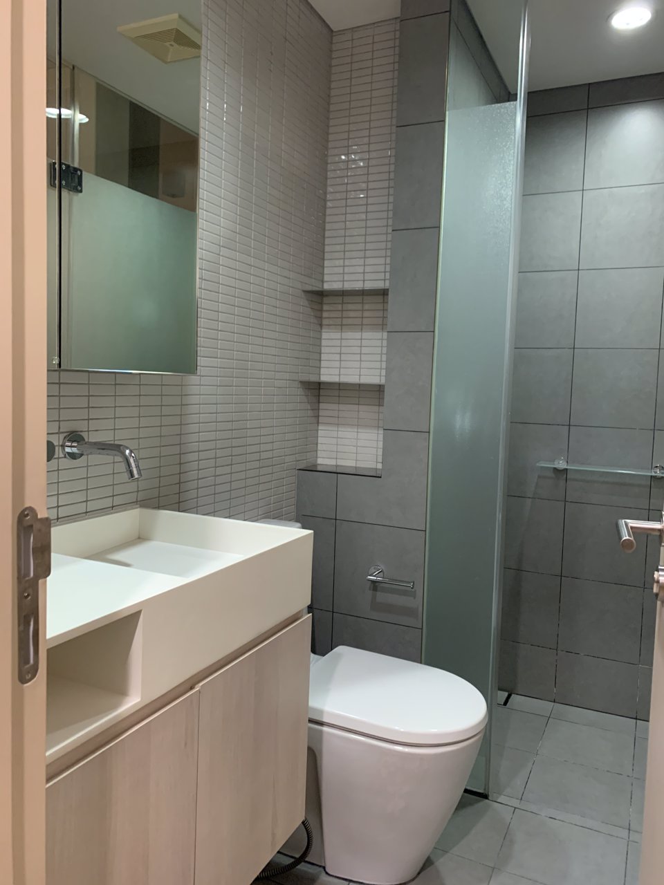 ให้เช่าคอนโด-1-ห้องนอน-มีระเบียง-วิวดี-ไม่มีตึกบัง-สภาพห้องดีมาก-เจ้าของอยู่เองไม่ถึงปี