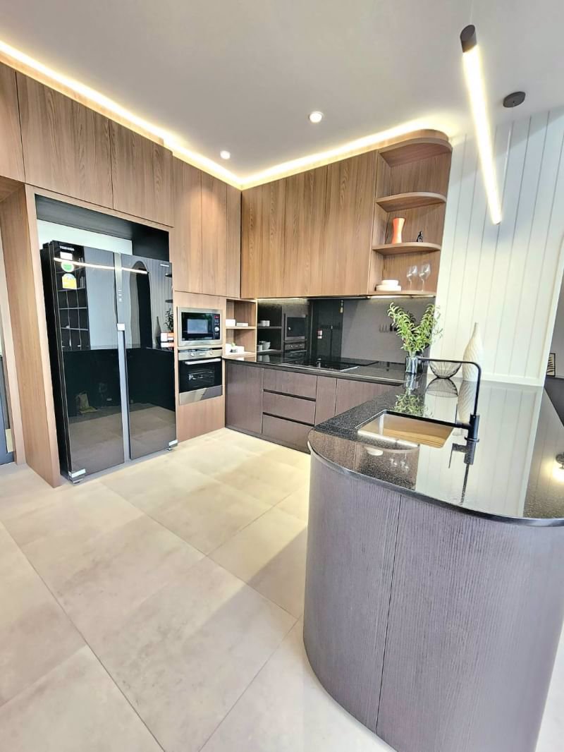 บ้านหรูหราทันสมัย-สร้างเสร็จใหม่-ใจกลางเมืองเชียงใหม่