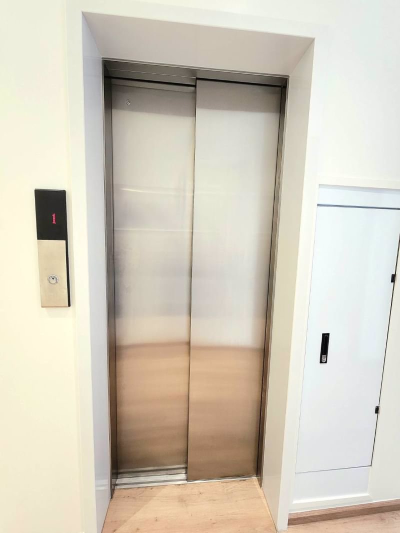 บ้านหรูหราทันสมัย-สร้างเสร็จใหม่-ใจกลางเมืองเชียงใหม่