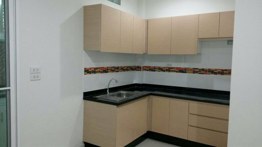 ทาวน์โฮม-3-ชั้นให้เช่า-ย่านทาว์อินทาวน์-เดินทางสะดวกเข้าออกได้หลายทาง