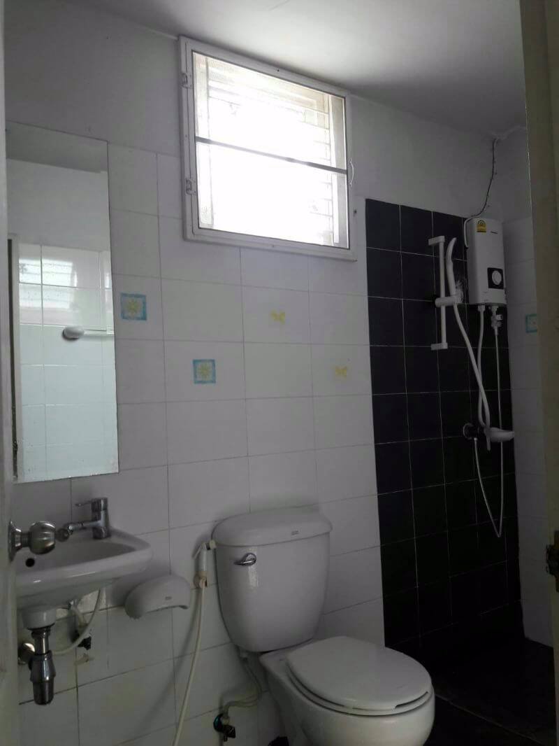 hr103-ให้เช่าทาวเฮ้าส์เดอะคัลเลอร์อารียา-ปากเกร็ด-3-ห้องนอน-2-ห้องน้ำ-เดินทางสะดวกติดถนนใหญ่