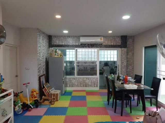 ให้เช่าบ้านเดี่ยว-โครงการ-the-centro-วัชรพล-6-ห้องนอน-3-ห้องน้ำ-ใกล้สวนบรรยากาศดี-ร่มรื่น-ติดสวน