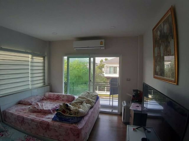 ให้เช่าบ้านเดี่ยว-โครงการ-the-centro-วัชรพล-6-ห้องนอน-3-ห้องน้ำ-ใกล้สวนบรรยากาศดี-ร่มรื่น-ติดสวน