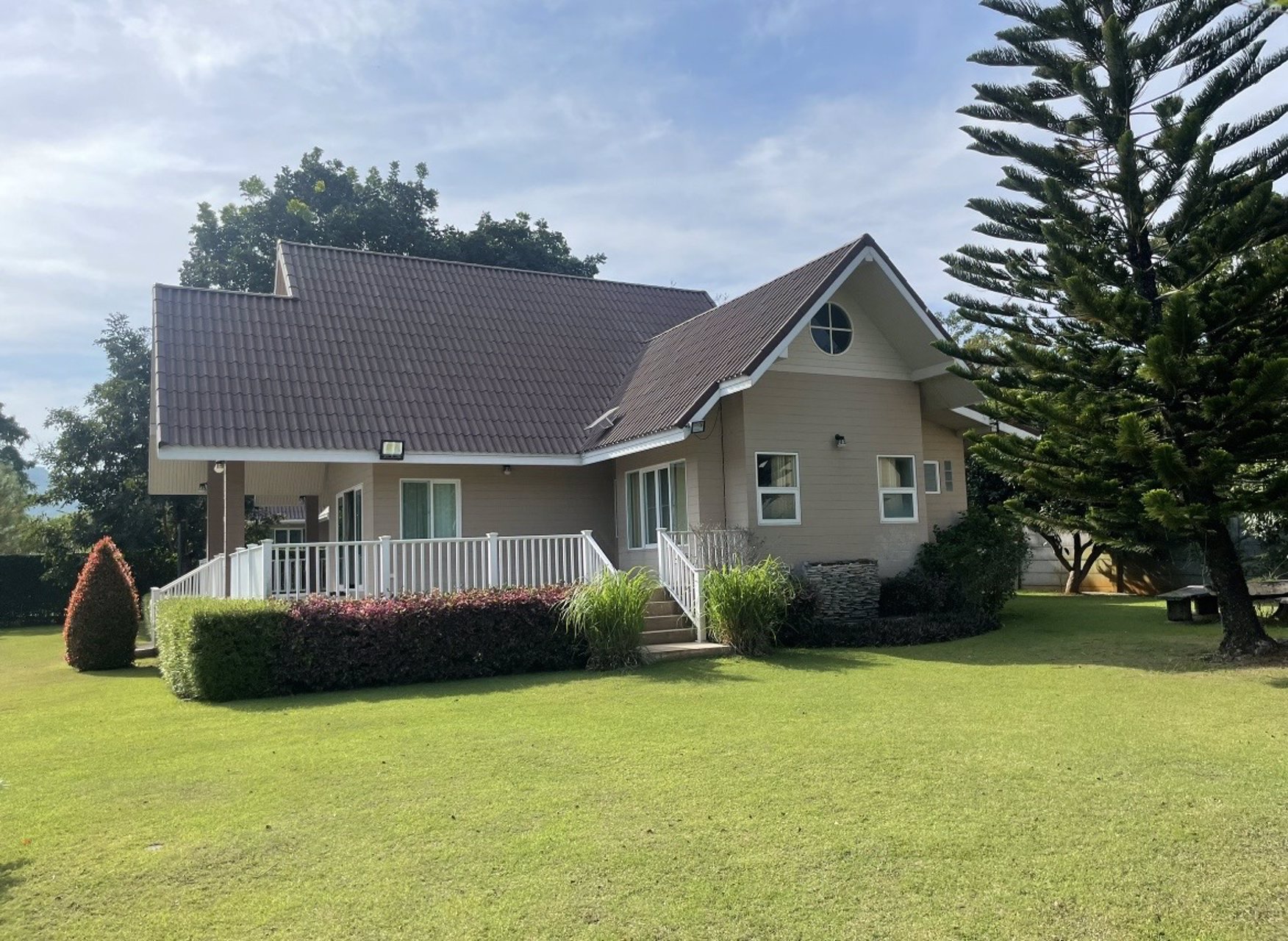 บ้านเขาใหญ่-ภูจันทรา